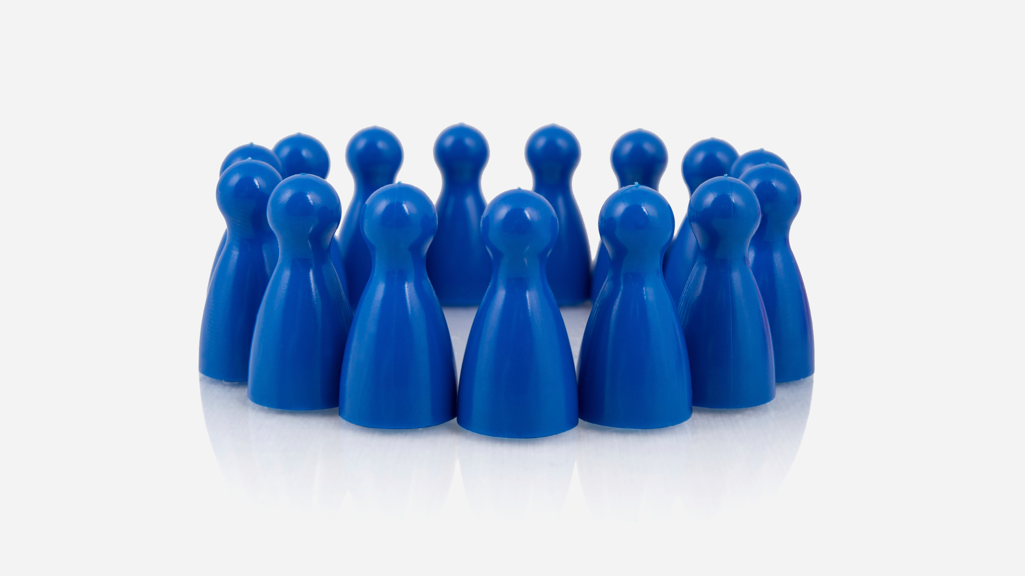 blue pawns in a circle